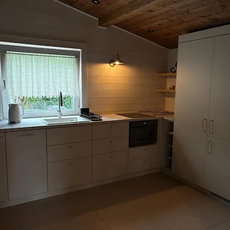Casa de Férias Letniskowy Pod Debem Nad Jeziorem Miedwie, *