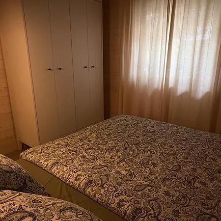 Letniskowy Pod Debem Nad Jeziorem Miedwie, Casa de Férias *